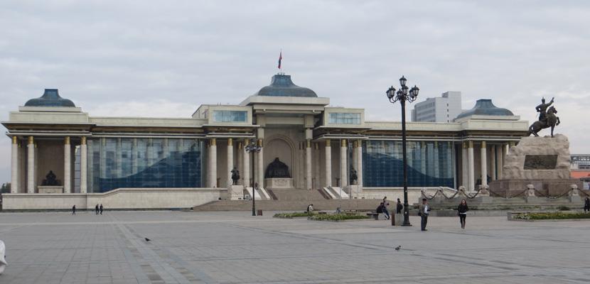 Chinggis Square in Ulan Bator Unsere Mitarbeiterin Julia hat im Oktober unsere Projekte in der Mongolei besucht.