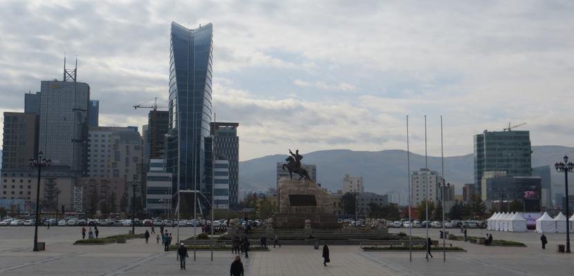 Main Square in Ulan Bator Unsere Mitarbeiterin Julia hat im Oktober unsere Projekte in der Mongolei besucht.