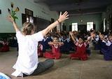 Volunteer with children Volunteer with children