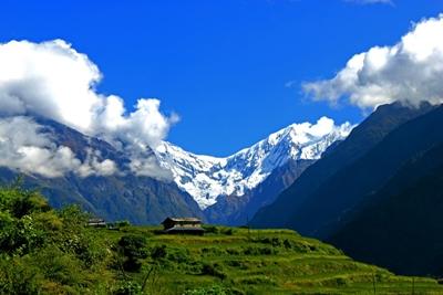 Smuk udsigt til Himalaya Nepalesisk bjerglandskab