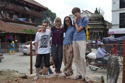 Josephine sammen med andre frivillige i Nepal Frivillige på udflugt i Kathmandu