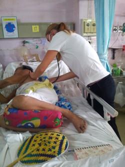 Louise Hansen, praktikant på Fysioterapiprojekt i Thailand Louise Hansen, praktikant på Fysioterapiprojekt i Thailand