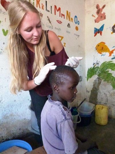 Medicin & Sundhed / Humanitært arbejde i Kenya Mille Andersen