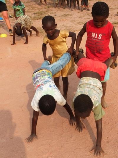 Maaike Wiggers & Sanne Leferink - Sociaal project, Ghana Maaike Wiggers & Sanne Leferink