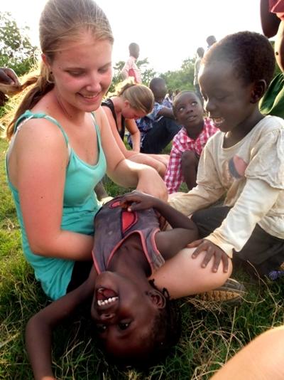 Maaike Wiggers & Sanne Leferink - Sociaal project, Ghana Maaike Wiggers & Sanne Leferink