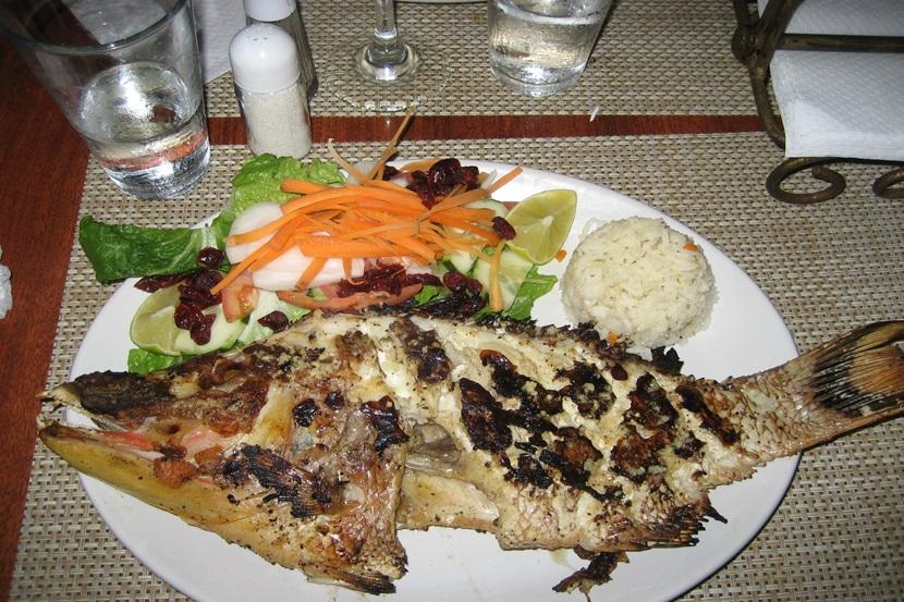 Lækker mad i Mexico Grillet fisk i Mexico