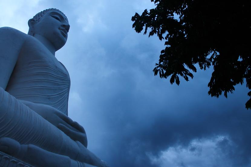 Kandy, una grandissima statua di Buddha La statua di Buddha a Kandy