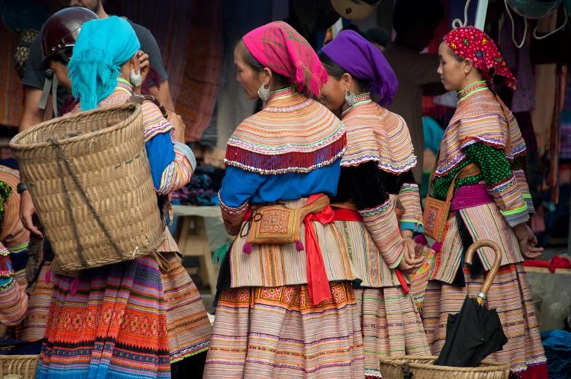Vietnamese women Traditional Vietnamese dress
