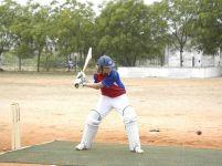 Alice Lindsay batting