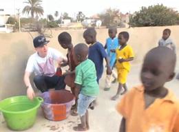 Opieka nad dziećmi w Senegalu Opieka nad dziećmi w Senegalu