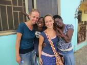 Irena (l.) und meine zwei Lieben: Helen und Grace Ghana-Sozialarbeit-Freundschaft