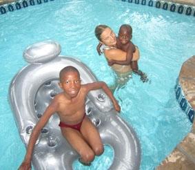 Ausflug ins Schwimmbad Südafrika, Sozialarbeit, Schwimmbad