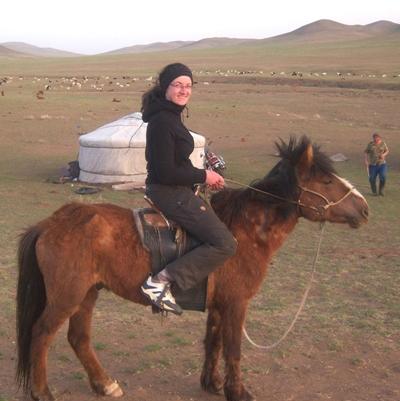 Beim Eintreiben der Ziegen und Schafe Mongolei Nomaden - Projekt Pferd