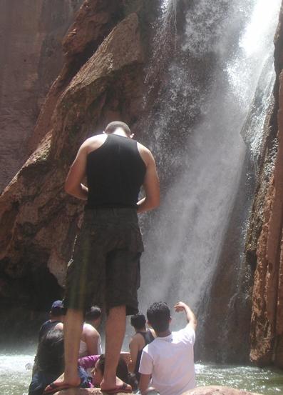 Ein Wasserfall bei Azrou marokko-unterrichten-wasserfall