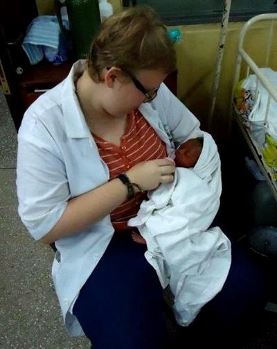 Ich bei der Arbeit im Krankenhaus ghana-medizinpraktikum-krankenhaus