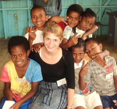 Ich und meine Schüler/innen aus dem Feriencamp fidschi-community-freiwillige