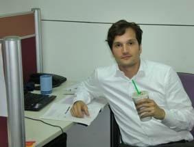 Ich an meinem Arbeitsplatz China Jura - Praktikum Arbeit