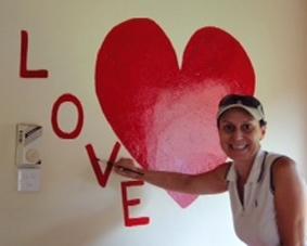 Ich bemale die Wand im Arztzimmer Sri Lanka-Sozialarbeit-Love