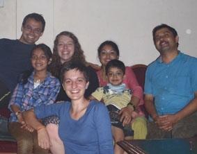 Mit der Gastfamilie nepal-physiotherapie-gastfamilie