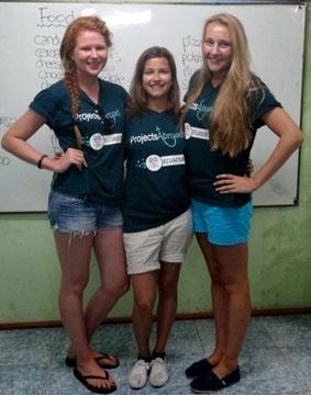 Verena, Olivia, und ich ecuador-unterrichten-freiwillige