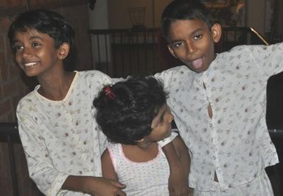 Die Kinder und Cousine meiner Gastfamilie sri-lanka-medizin-gastfamilie