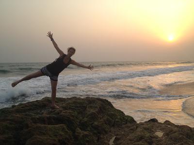Heike vorm Sonnenuntergang Sonnenuntergang in Ghana, Projects Abroad