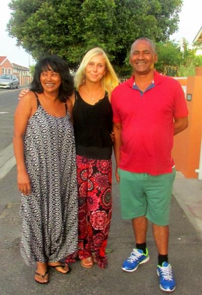 Jana mit ihren Gasteltern in Südafrika Freiwilligendienst in Südafrika, Projects Abroad