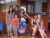 Ich mit meiner Gastfamilie Costa Rica-Sozialarbeit –Freiwillige