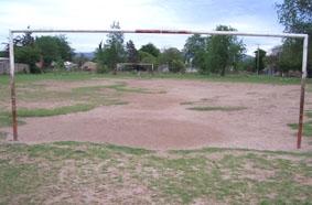 Der Hockeyplatz, in einer sehr armen Gegend argentinien-unterrichten-platz
