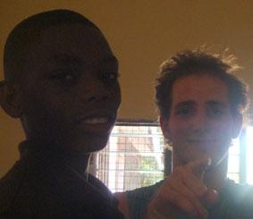 Ich mit einem der talentiertesten Spieler des Teams ghana-sport-freiwilliger