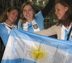 Zwei Freiwillige und ich auf dem „Superclásico Match“ Argentinien gegen Brasilien argentinien-sozialarbeit-match