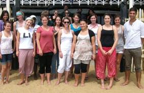 Projects Abroad Teilnehmer bei einem Treffen in Mt. Lavinia am Strand Sri Lanka, Medizin, Treffen