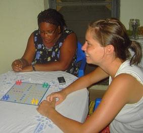 Mein Gastgeschenk: Mensch ärgere dich nicht, wurde oft in der Familie und mit Freunden gespielt ghana-physiotherapie-gastgeschenk