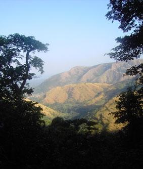 Wandern in den Bergen ghana-physiotherapie-wandern