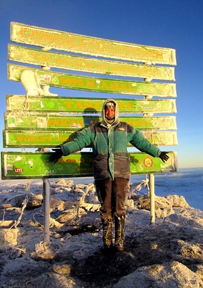 Uhuru Peak- On top of Africa tansania-sozialarbeit-uhuru-peak