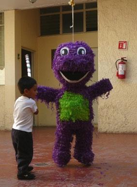 Gebrutstagsfeier mit Piñata im Kindergarten mexiko-sozialarbeit-geburtstagsfeier
