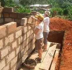 Mauer Hausbau - Projekt in Ghana von Lena