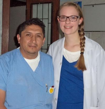 Mit meinem zuständigen Arzt, Dr. Leon bolivien-medizin-freiwillige