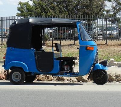Ein Bajaj tansania-sozialarbeit-bajaj