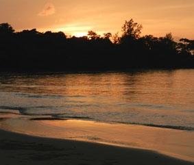 Sonnenuntergang auf der Insel kambodscha-naturschutz-sonnenuntergang