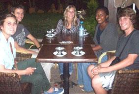 Ein typischer Abend in unserem Lieblings-Café marokko-sozialarbeit-cafe