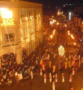 Perahera Sri Lanka Sozialarbeit Perahera