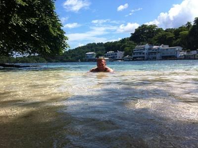 Blaue Lagune in Port Antonio, Portland Maik beim schwimmen in der blauen Lagune