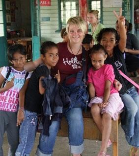 In der Grundschule in Suva fidschi-sozialarbeit-freiwillige