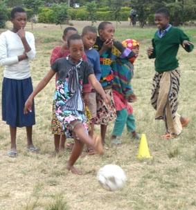 Beginn des Frauenfußballs Tansania Sport Fußball