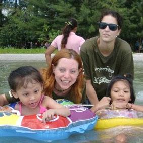 Beim Strand-Tag thailand-ergotherapie-freiwillige