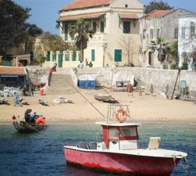 Ehemalige Sklaveninsel, heute Denkstätte gegen Sklaverei senegal-menschenrechte-sklaveninsel