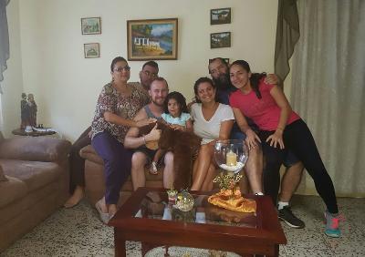 Marisela und ihre Gastfamilie Freiwillige und Familie Costa Rica