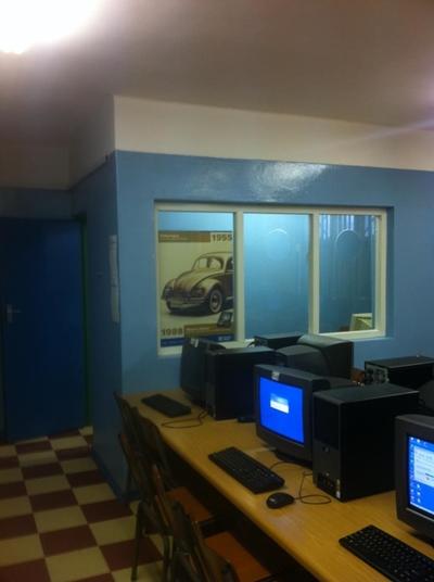 Das Computerzimmer meiner Schule sudafrika-computer-computerzimmer