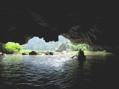 Bootsfahrt auf dem Tam Coc River, Ninh Binh vietnam-wirtschaftspraktikum-boot